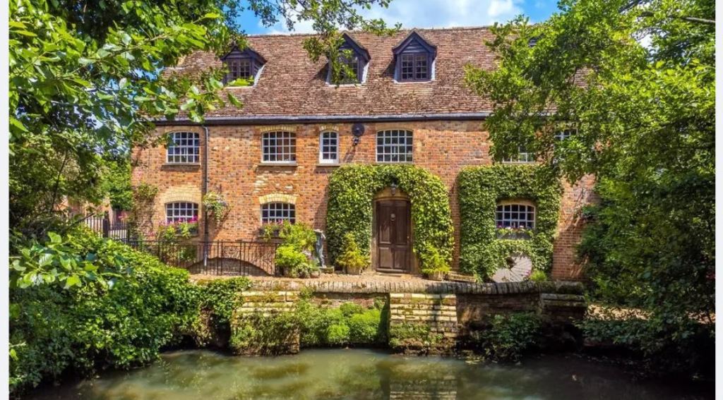 country houses in bedfordshire to visit