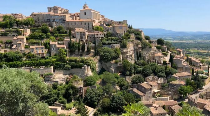 Travel Tour: The Hilltop Village Of Gordes, France