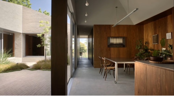 Design Tours: A Courtyard Home, Victoria, Australia